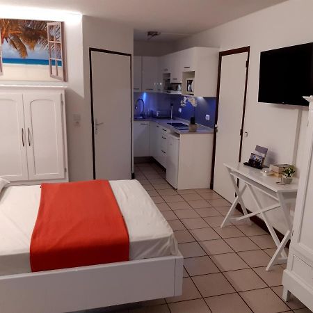 Studio Climatise - Piscine-Plage - 1 A 2 Personnes Sainte-Anne Eksteriør billede